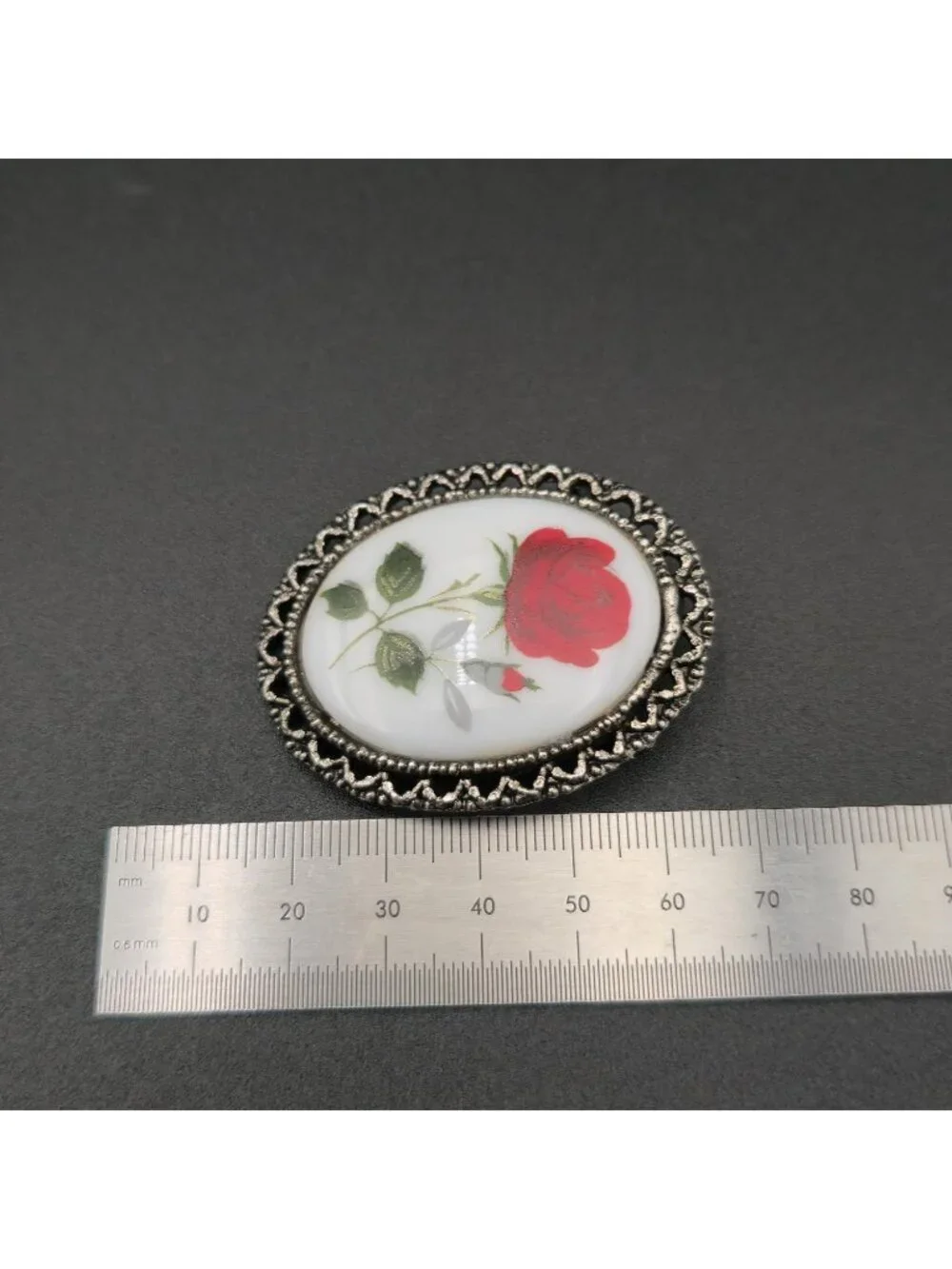 Vintage Red Rose Cameo -Floral with Filigree Frame Pin Brooch B1437